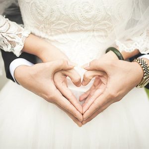 wedding-square_0007_heart-529607_1920.jpg