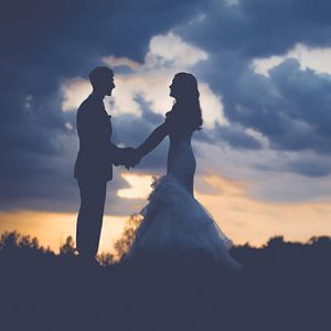 wedding-square_0009_couple-1850073_1920.jpg